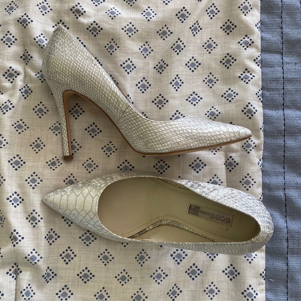 BCBGeneration silver heels - size 8